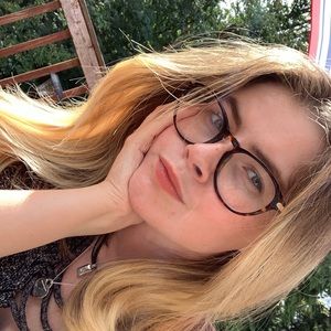 Meet your Posher, Kayla